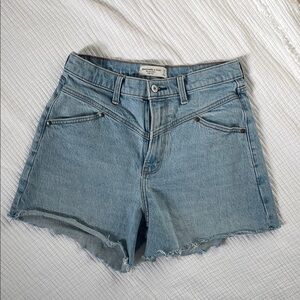 Abercrombie & Fitch Light Wash High Rise The Dad Short